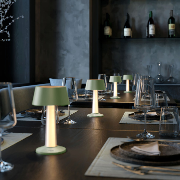 LULU – groen-metallic, oplaadbare tafellamp van Sompex