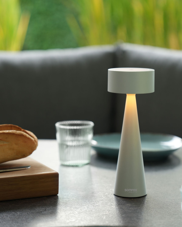ELODY – Olijfgroen, oplaadbare tafellamp van Sompex