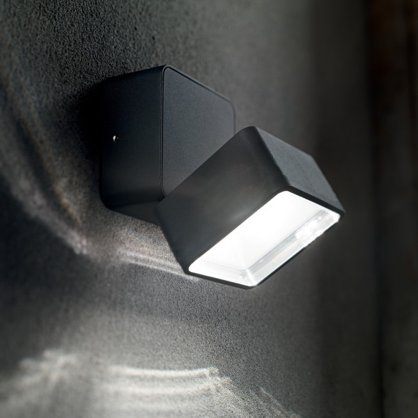Wandlamp OMEGA antraciet van Ideal Lux sfeerbeeld - OANN